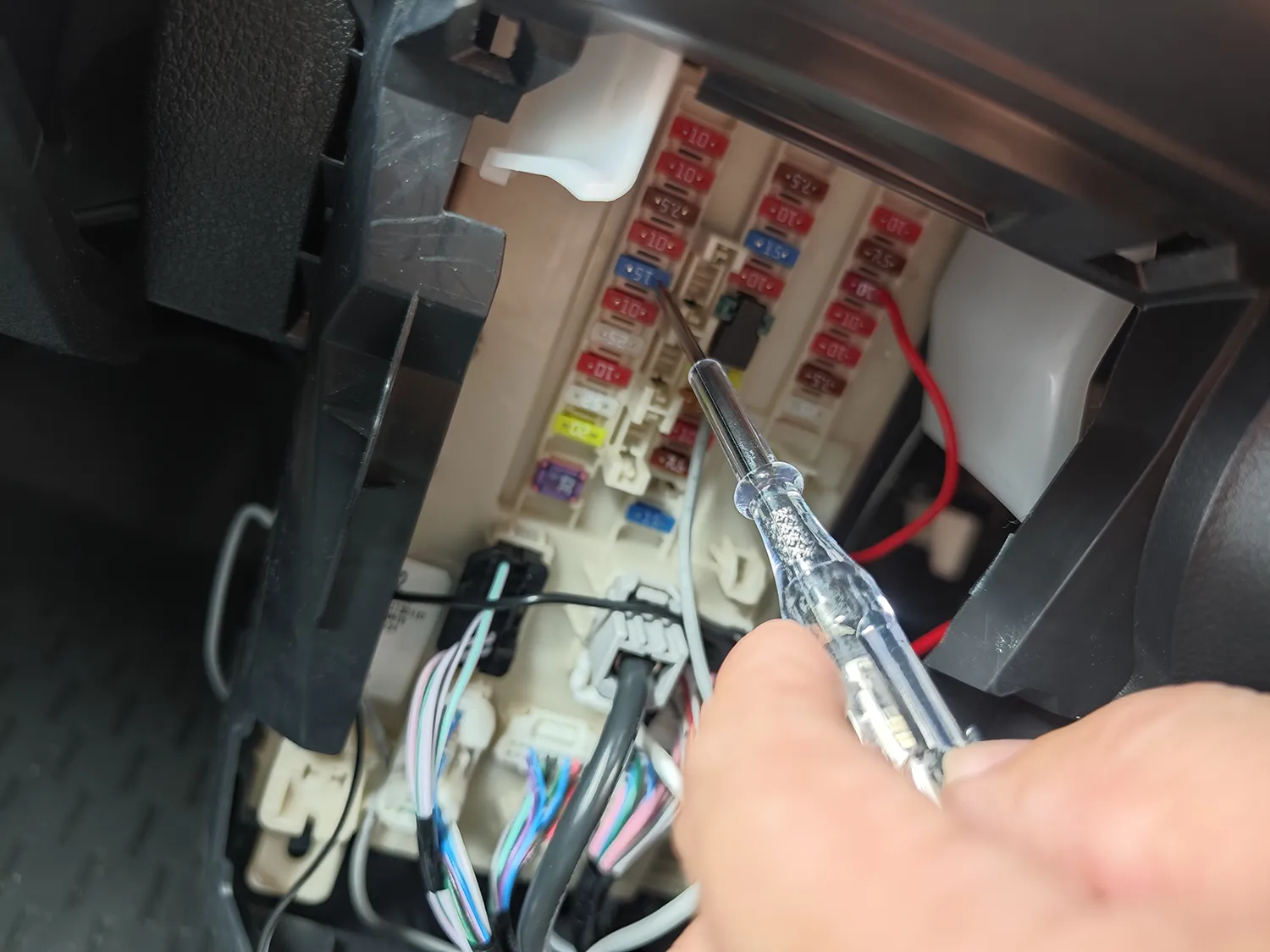 エンジンを切った状態の通電確認