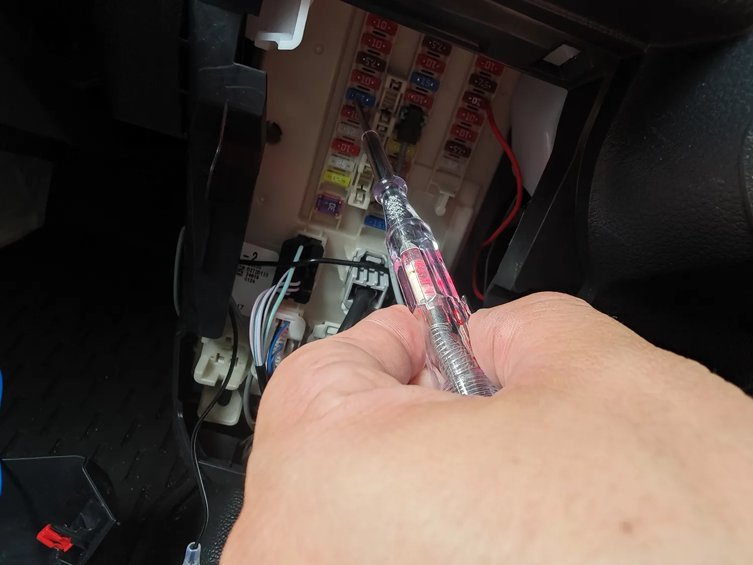 エンジンをかけた状態の通電確認