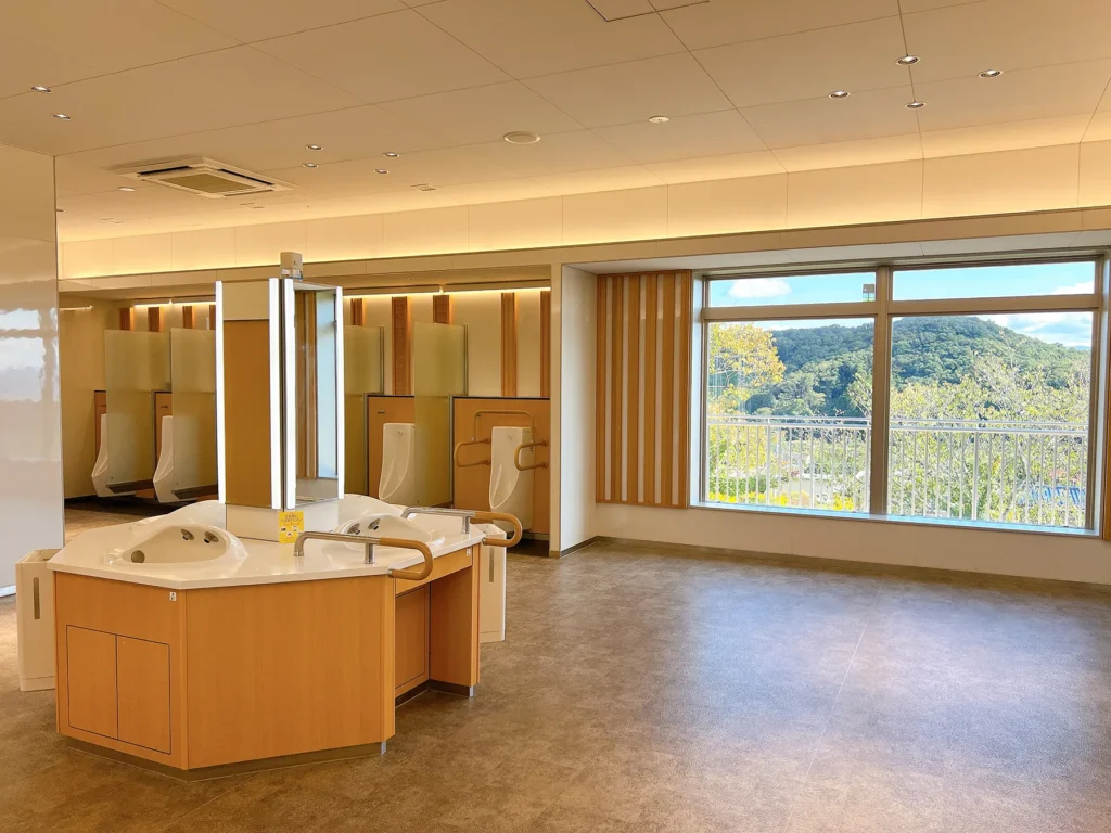 国見SA上りの男子トイレ